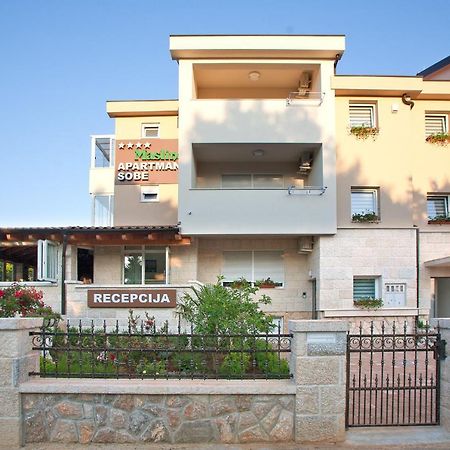Apartments Maslina II นยีวีเซ ภายนอก รูปภาพ