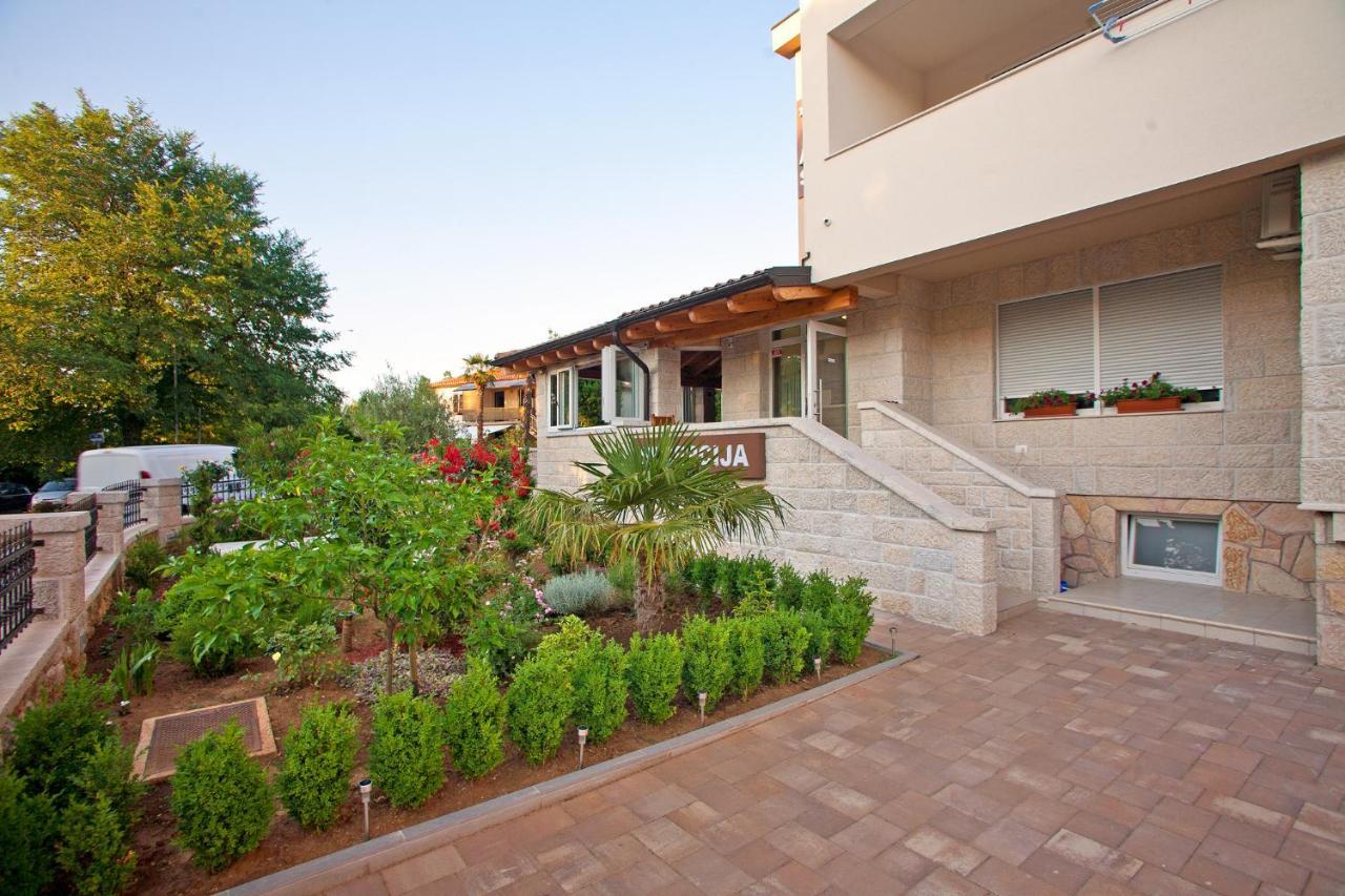 Apartments Maslina II นยีวีเซ ภายนอก รูปภาพ