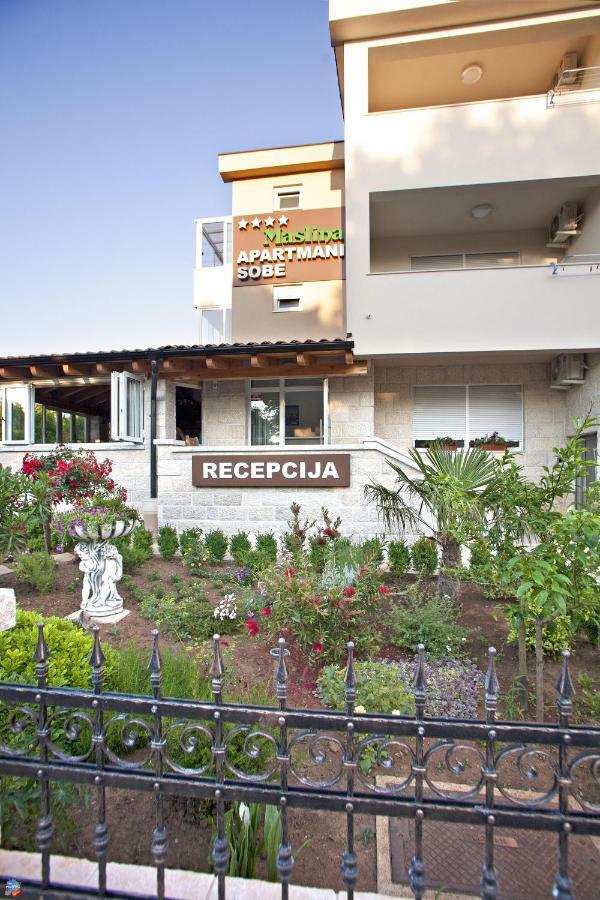 Apartments Maslina II นยีวีเซ ภายนอก รูปภาพ