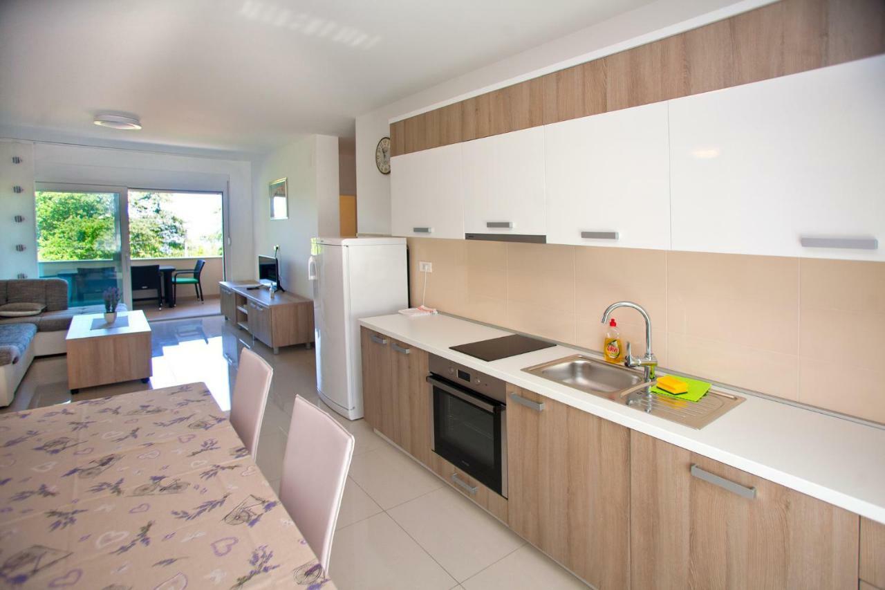 Apartments Maslina II นยีวีเซ ภายนอก รูปภาพ