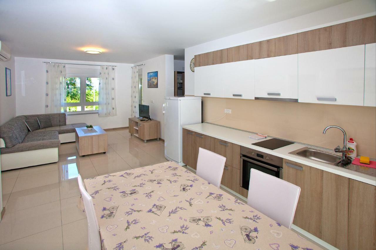 Apartments Maslina II นยีวีเซ ภายนอก รูปภาพ