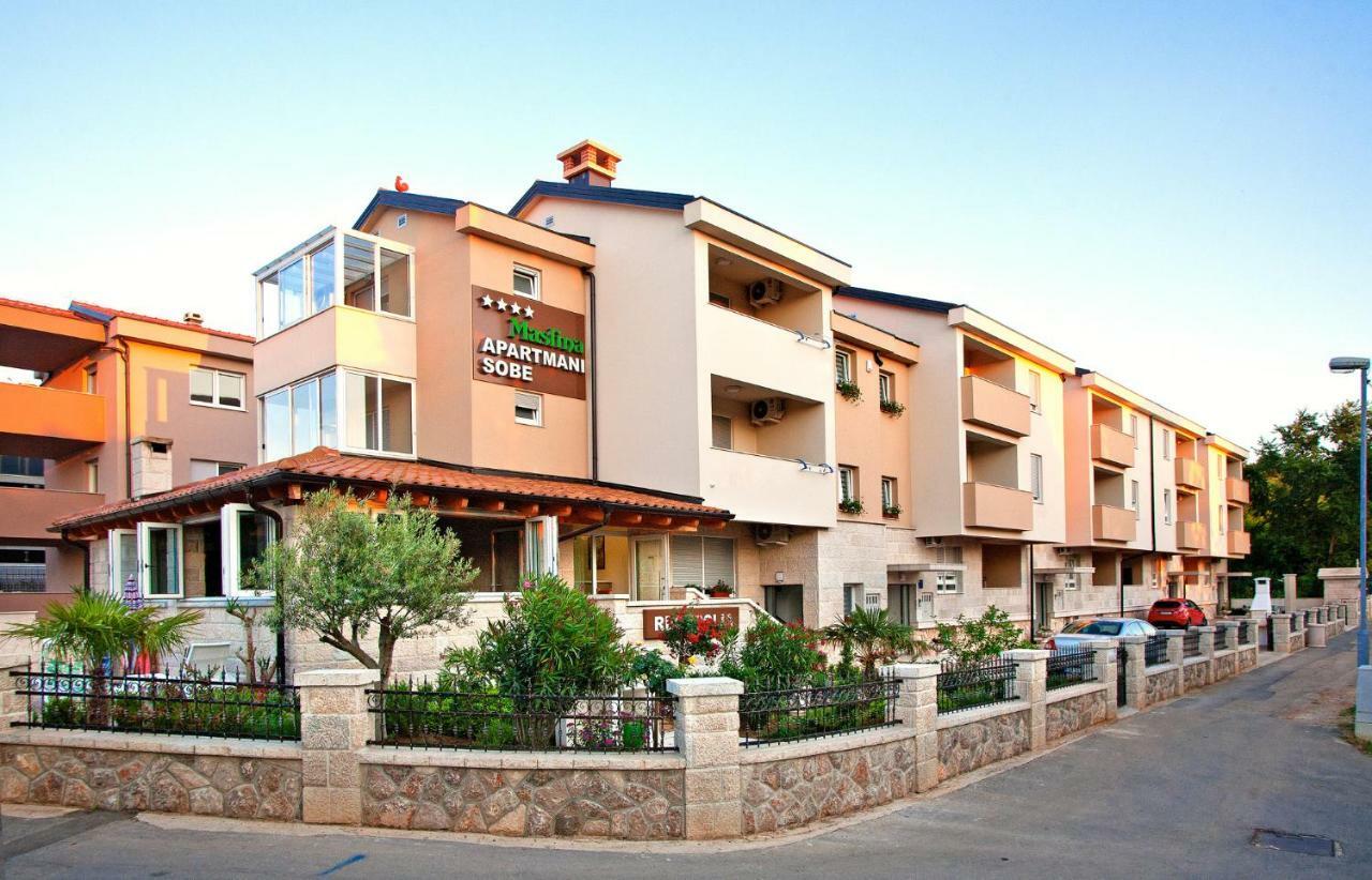 Apartments Maslina II นยีวีเซ ภายนอก รูปภาพ
