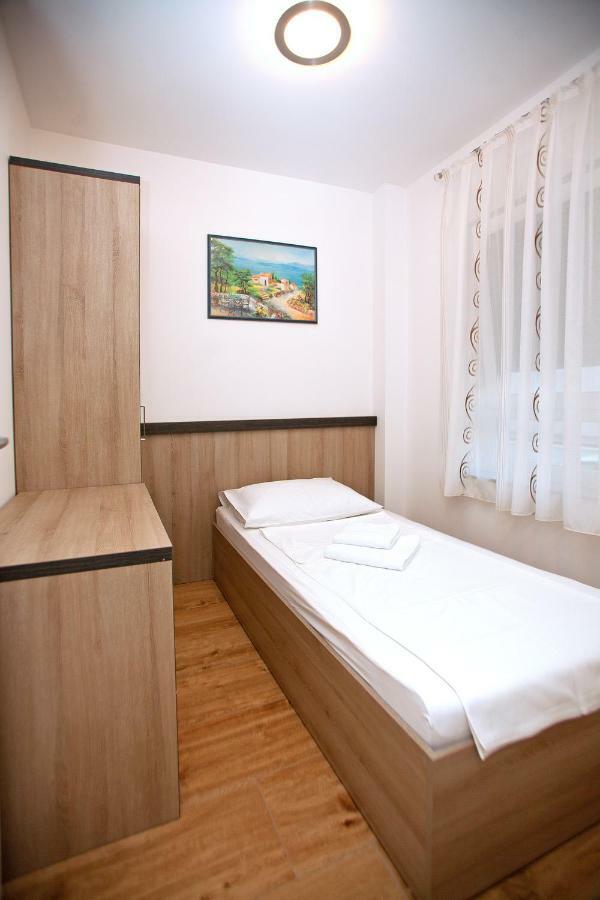 Apartments Maslina II นยีวีเซ ภายนอก รูปภาพ