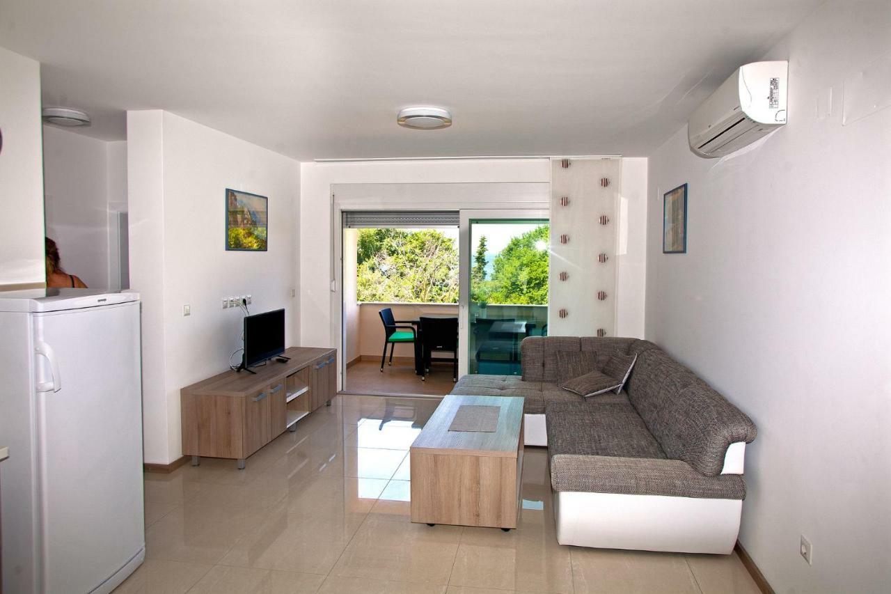 Apartments Maslina II นยีวีเซ ภายนอก รูปภาพ