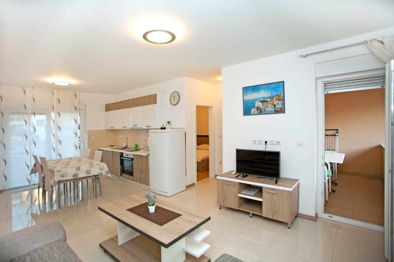 Apartments Maslina II นยีวีเซ ภายนอก รูปภาพ