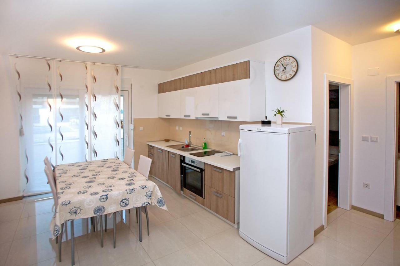 Apartments Maslina II นยีวีเซ ภายนอก รูปภาพ